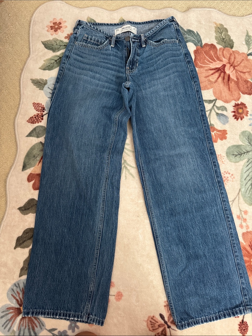 Hollister Women's Medium Blue Straight-Leg Jeans